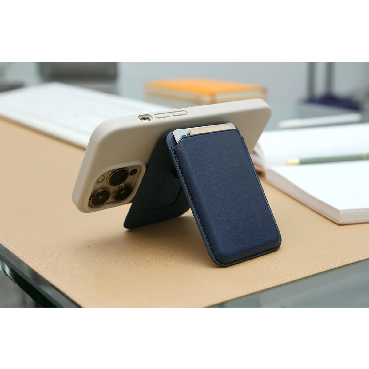 Tarjetero con soporte para celular bardia.